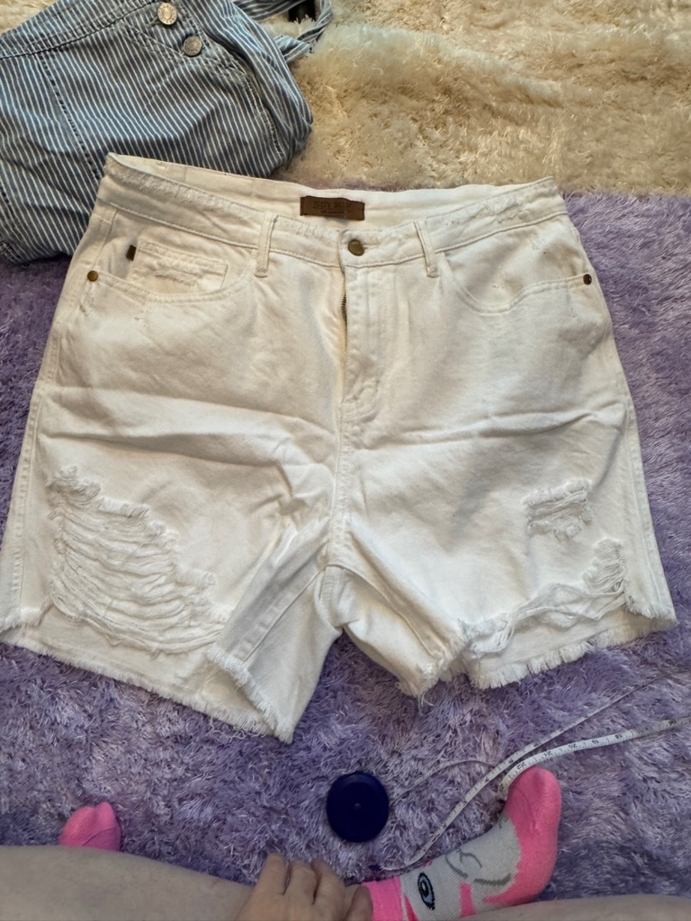 Judy Blue - Rigid Magic Distressed High-Rise Denim Shorts - White - 1x (14-16W)